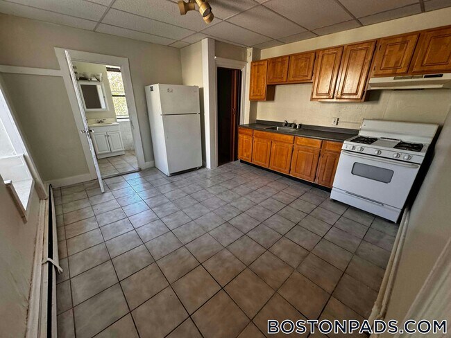 179.5 Harvard St