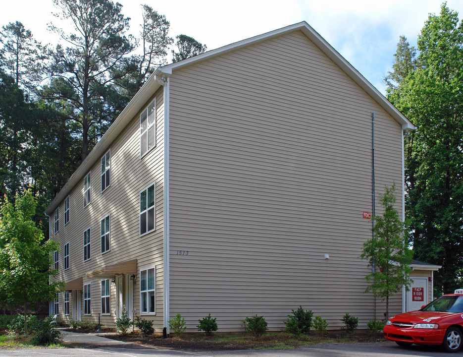 1513 Collegeview Ave in Raleigh, NC - Foto de edificio