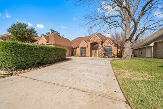 590 Edgewood Dr in Montgomery, TX - Building Photo - Building Photo