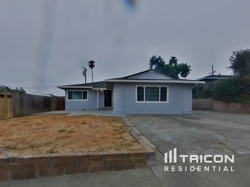 121 Hodges St in Vallejo, CA - Building Photo