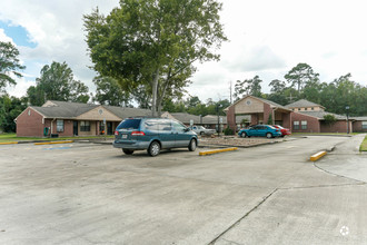 Cedar Ridge Apartments in Dayton, TX - Foto de edificio - Building Photo