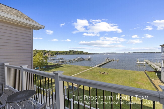 3675 1st Ave in Edgewater, MD - Foto de edificio - Building Photo