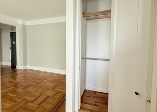 12 Chatsworth Ave in Larchmont, NY - Building Photo - Building Photo