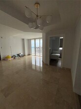 801 Brickell Ave, Unit 22A in Miami, FL - Building Photo - Building Photo