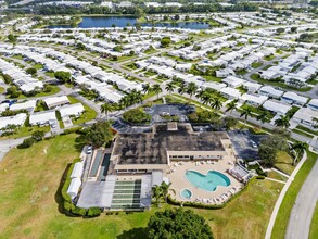 1119 Lake Ter, Unit 114 in Boynton Beach, FL - Building Photo - Building Photo