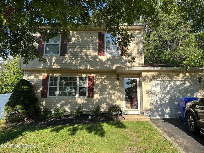 819 Constitution Dr in Brick, NJ - Building Photo - Building Photo