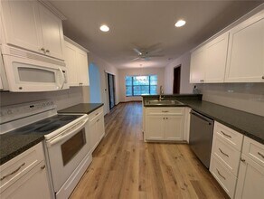 3741 Thornbush Ln in New Port Richey, FL - Building Photo - Building Photo