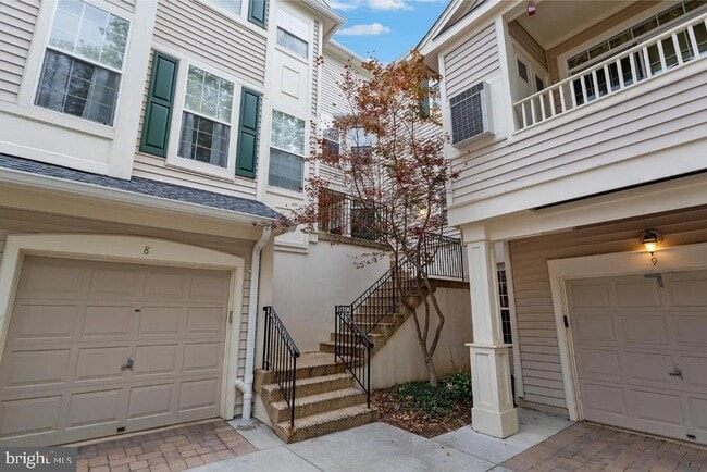 1300 Windleaf Dr in Reston, VA - Building Photo - Building Photo