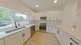 402 SW 10th St in Corvallis, OR - Building Photo