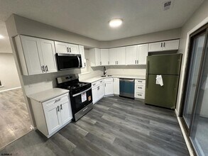 225 W Leeds Ave in Pleasantville, NJ - Building Photo - Building Photo
