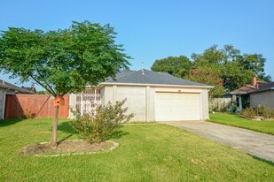 8607 Crystal Cove Ct in Houston, TX - Building Photo