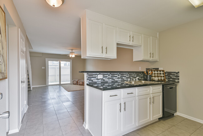 Shoal Pointe Apartments in Texas City, TX - Foto de edificio - Building Photo