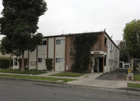 Buena Pines Apartments in Buena Park, CA - Foto de edificio - Building Photo