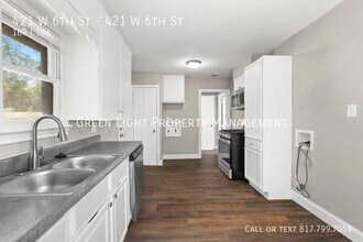 421 W 6th St in Irving, TX - Building Photo - Building Photo