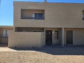 2674 N 43rd Ave in Phoenix, AZ - Building Photo