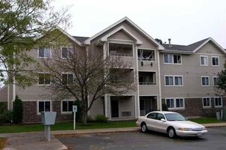 1124 Morraine View Dr in Madison, WI - Foto de edificio - Building Photo