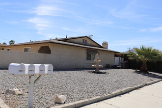 42720-42740 Clifford St in Palm Desert, CA - Building Photo - Building Photo