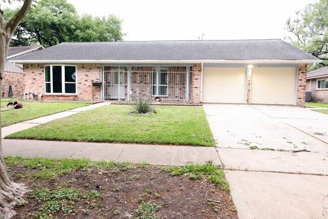 8335 Langdon Ln