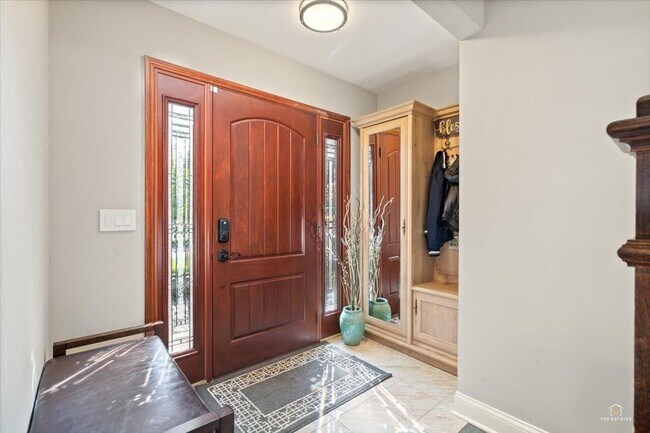 1052 Margret St in Des Plaines, IL - Building Photo - Building Photo