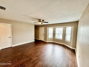 2523 Johnson Dr in Lynn Haven, FL - Building Photo - Building Photo