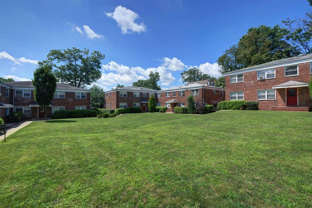 57 Bross Pl in Irvington, NJ - Building Photo
