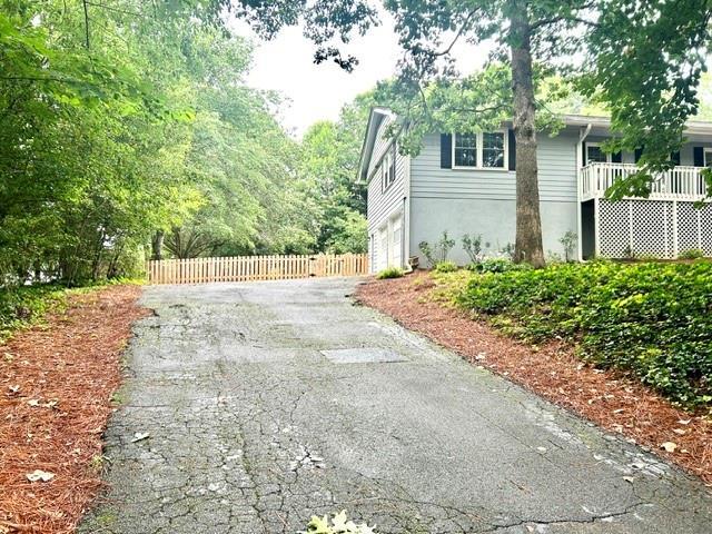 80 Pinehurst Ln