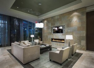 1750 Sky Lark Ln in Houston, TX - Building Photo - Building Photo