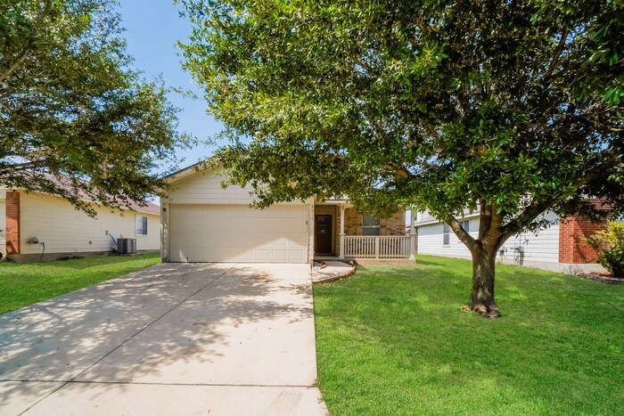 8415 Chalk Hill Cove in Converse, TX - Building Photo