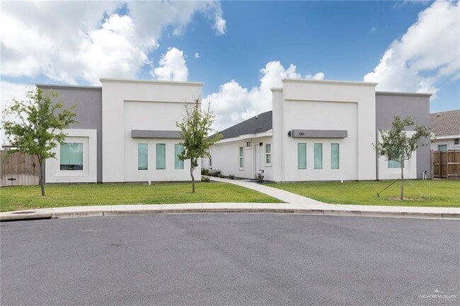 3301 Frio Ave in McAllen, TX - Building Photo - Building Photo