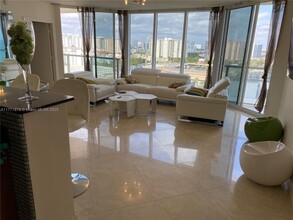16699 Collins Ave, Unit 1607 in Sunny Isles Beach, FL - Building Photo - Building Photo