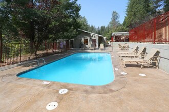 Welcome to Berryhill Apartments in Grass Valley, CA - Foto de edificio - Other