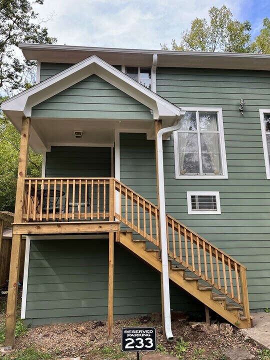 233 S Gregg Ave in Fayetteville, AR - Building Photo