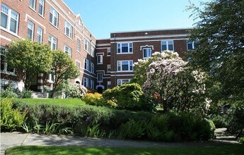 Roy Vue Apartments in Seattle, WA - Building Photo - Building Photo