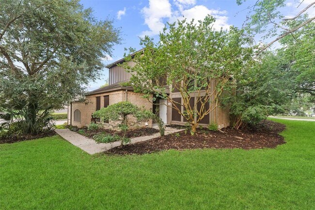 18118 Lakeside Ln in Houston, TX - Building Photo - Building Photo