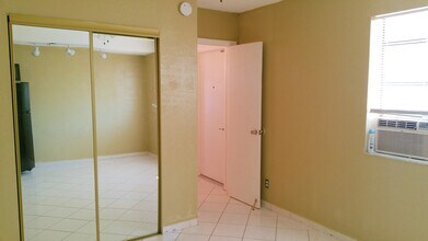 2842 Van Buren St in Hollywood, FL - Building Photo - Building Photo