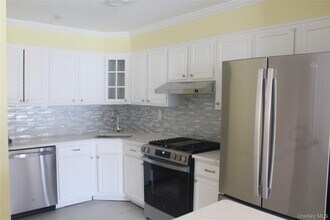 274 Robinson Ave in Bronx, NY - Building Photo - Building Photo