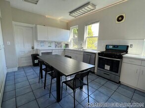 1000 Memorial Dr in Cambridge, MA - Building Photo - Building Photo