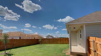 12125 Cimaizon Dr in Austin, TX - Building Photo - Building Photo