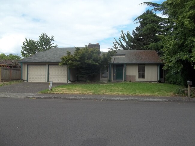 property at 1674 SE Queenborough St