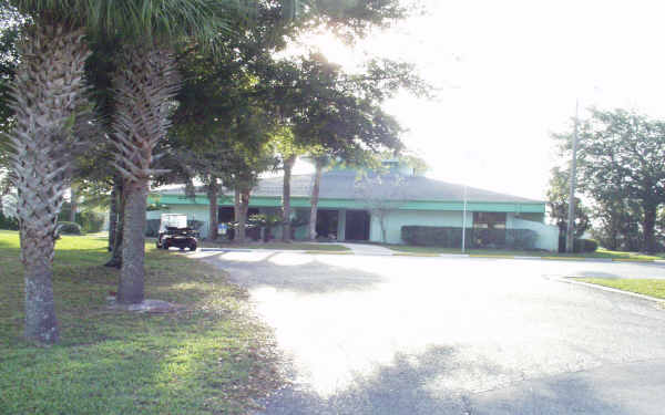 Broadmoor in Poinciana, FL - Foto de edificio