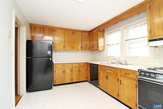 236 Hartmans Mill Rd in Charlottesville, VA - Building Photo - Building Photo