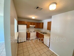 6506 Santos St in Austin, TX - Building Photo - Building Photo
