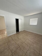 504 NW 7th Ct in Hallandale Beach, FL - Building Photo - Building Photo