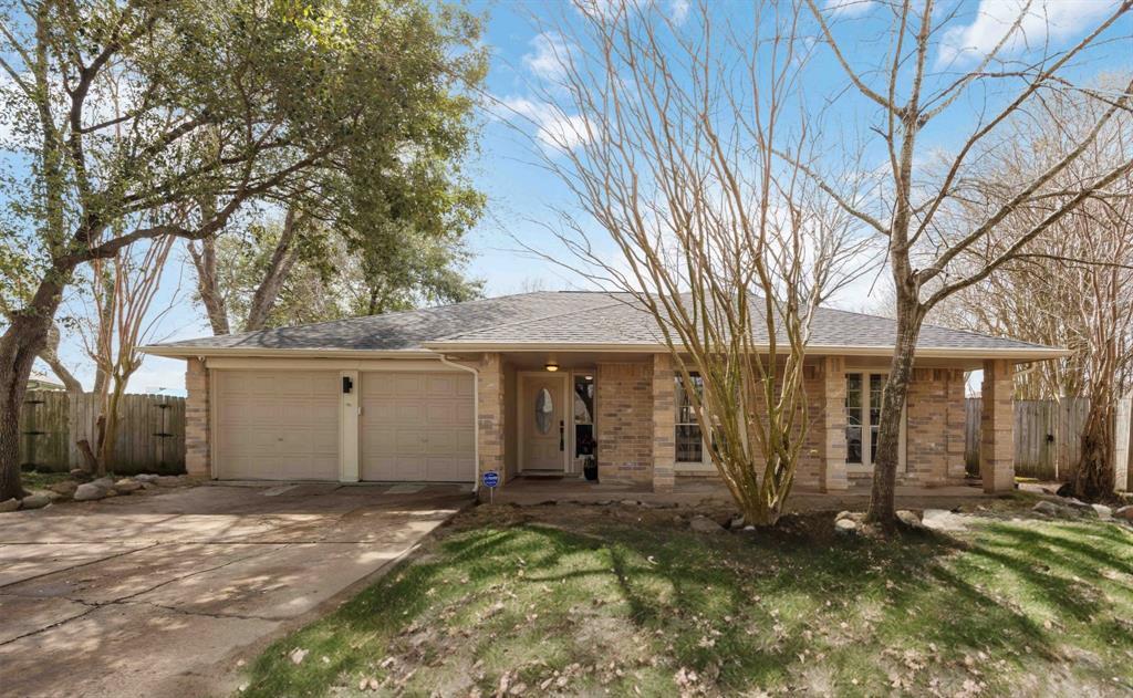 2203 S Ferrisburg Ct in Sugar Land, TX - Building Photo