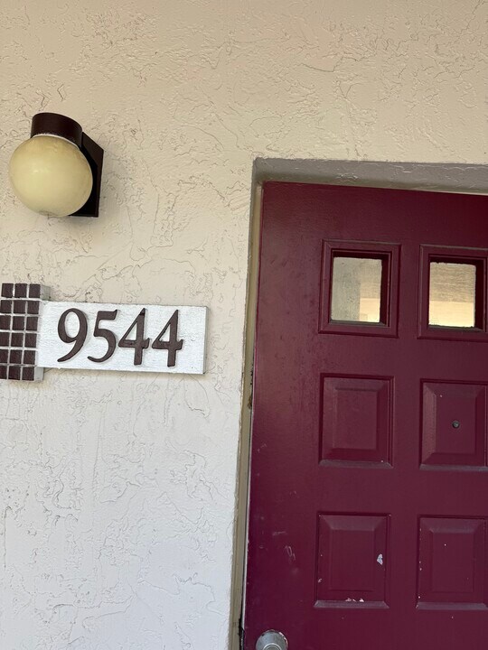 9544 SW 140th Ct in Miami, FL - Building Photo