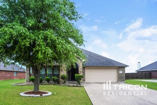 1306 Turn Bridge Dr in Red Oak, TX - Building Photo