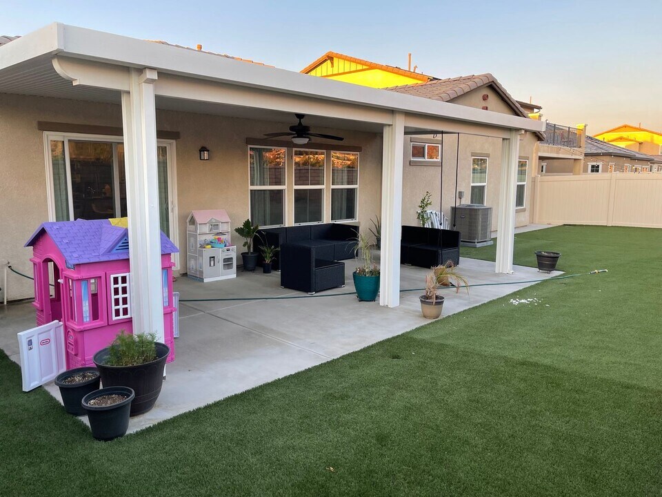 28621 Yarow Way in Moreno Valley, CA - Building Photo