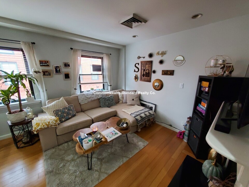 1661-1663 Washington St. Unit 504 in Boston, MA - Building Photo