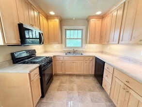 18 Harwood Pl in Bloomington, IL - Building Photo - Building Photo