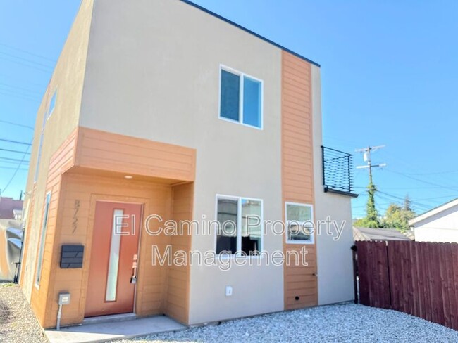 8727 Dalton Ave in Los Angeles, CA - Building Photo - Building Photo